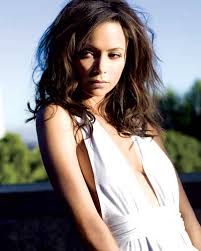 The Hollywood actress Thandie Newton Body is half