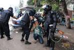 Egypt protests: Horrifying moment Egyptian protestors push an.