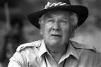 http://johngushue.typepad.com/photos/uncategorized/2007/09/15/peter_ustinov_with_hat.jpg
