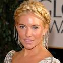 http://1.bp.blogspot.com/_bXiupwXvF4I/StYsQXtrQeI/AAAAAAAACl4/YQ2PgwUmt9M/s400/sienna-miller-2026-foo.jpg
