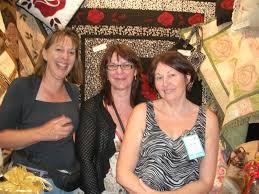 These two girls always make me laugh, Trish and Anne from Anne Gadsby Designs. Annes designs are superb, if you love roses you have to look up her work, ... - 6a010534ceebaf970b011279384b1f28a4-800wi