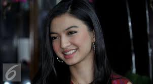 Kirim Foto, Raline Shah Bocorkan Percakapan Lucu dengan Syahrini ...