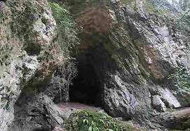 Grotte est