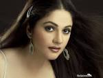 Gracy Singh Pose