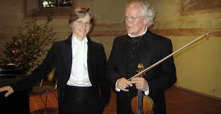 Thomas Egel-Goldschmidt und Valentin Egel begeistern die Zuhörer in der Martinskirche / Der 16-Jährige zeigt großes pianistisches Talent .