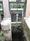 Weir on the Wandle, divide the Wandle into upper and lower reaches. - via Daymix