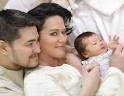 thomas-beatie-nancy-and-baby-