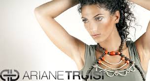 Wir freuen uns darüber, dass unser Model Luana T für Ariane Truisi vor der ...