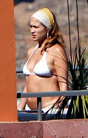 http://fashionstyle00.blogspot.com/2012/06/jennifer-lopez-bikini.html
