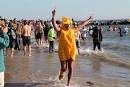 Record 3000 “Do It” at Coney Island Polar Bear Plunge « Amusing ...