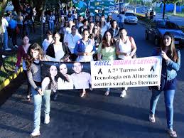 Ap&oacute;s trag&eacute;dia, alunos da UFSM fazem passeata durante volta &agrave;s ...