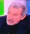 ότι...ενώ ο Μπέης.