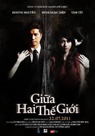 Giữa Hai Thế Giới