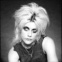 At a 1992 concert, Donita Sparks pulled out her tampon on stage ...