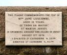 Plaque at the end of St - via Daymix