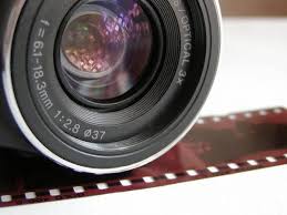 http://t3.gstatic.com/images?q=tbn:DcyLZeWLy7WplM:http://www.image-acquire.com/wp-content/uploads/2009/10/film-camera.jpg