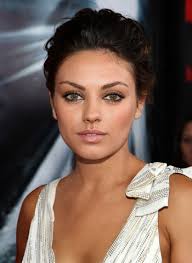Mila Kunis no clothes