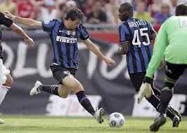 Fútbol. El Inter quiere seguir como líder de la Serie A y el Milan lo presiona