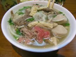 http://t3.gstatic.com/images?q=tbn:HZ_XlOcd3KPwtM:emilyk.typepad.com/whats_for_lunch/images/pho_dac_biet.jpg