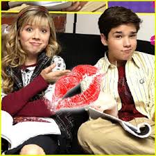 Nathan Kress Jennette-nathan-icarly-kiss