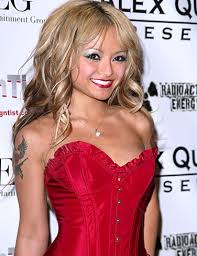 Tila Nguyen Resimleri - Baybul