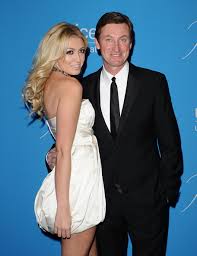 Paulina Gretzky Pictures and