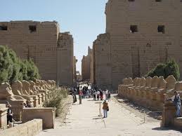 صور عن  اثار مصر القديمة Egypt%25202004---Entrance%2520of%2520Karnak%2520Temple%2520in%2520Luxor