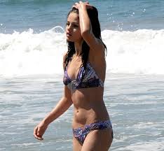 selena-gomez-hot-bikini.jpg&t=1