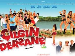 Çılgın Dersane Kampta izle