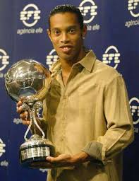 صور لرلندينهوووووووووووو Ronaldinho