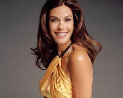 Teri Hatcher lance GetHached.com pour les femmes désespérées