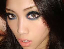 dark make up