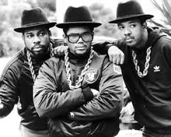http://t3.gstatic.com/images?q=tbn:YWujJqZVS80u1M:http://i237.photobucket.com/albums/ff279/nadedogg/run_dmc.jpg