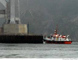 boat hits bridge