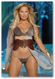Karolina Kurkova no clothes