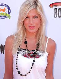 Tori Spelling Biography