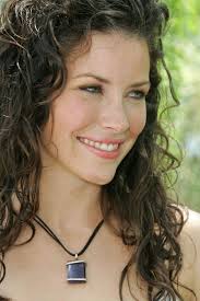 Evangeline Lilly style