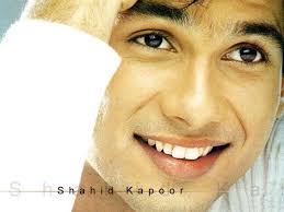 http://t3.gstatic.com/images?q=tbn:c3hH_cizamaXUM:http://s.chakpak.com/se_images/9533_-1_564_none/shahid-kapoor-wallpaper.jpg