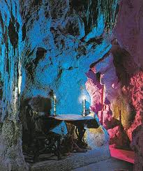 http://t3.gstatic.com/images?q=tbn:ehCTbwpIf-6d2M:http://www.neuschwanstein.de/bilder/schloss/grotte.jpg