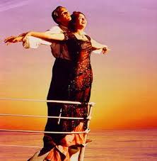http://t3.gstatic.com/images?q=tbn:gsq3mejep7x7MM:http://img398.imageshack.us/img398/6416/katewinslet16et2.jpg