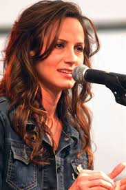Chely Wright Gets Lifted 480 X
