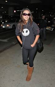 Mila Kunis no clothes