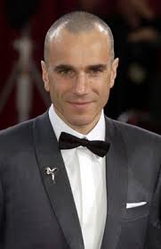 Casts Daniel Day-Lewis as