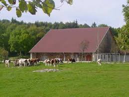 http://t3.gstatic.com/images?q=tbn:uGmDtflQaEqrxM%3Ahttp://gite.deschamps.free.fr/GiteDeschamps/village/images/ferme_cessay.jpg