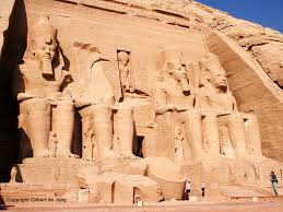external image Abu_Simbel1_gdj.jpg