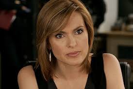 Links: Mariska Hargitay