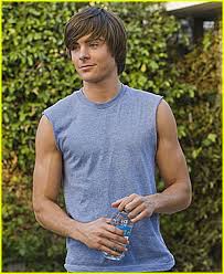 Zac Efron sexy