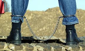 Fetters_-_leg_irons_-_photomodel_Ina.jpg