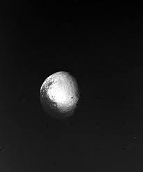 Saturns Moon Iapetus