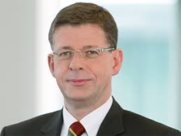 T-Systems is pleased Shell has renewed a contract with it, says CEO Reinhard Clemens. Deutsche Telekom\u0026#39;s corporate customer unit T-Systems says petroleum ... - Reinhard_Clemens